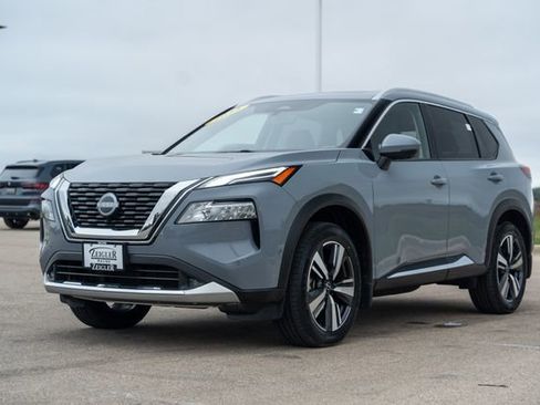 Used 2022 Nissan Rogue Platinum w/ Head-Up Display Package image 3