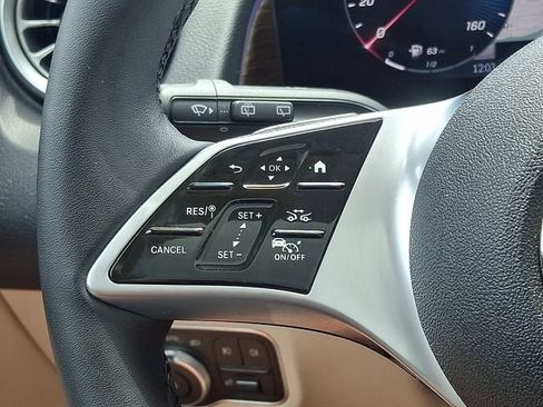 Used 2025 Mercedes-Benz GLB 250 4MATIC image 24