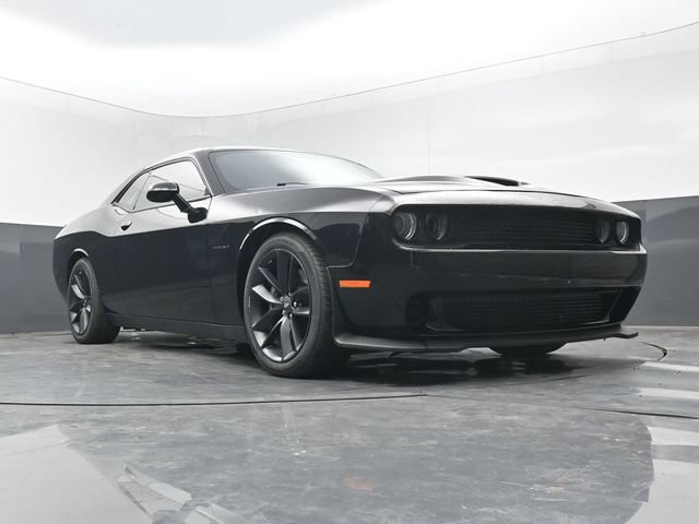 Used 2022 Dodge Challenger R/T RWD image 1