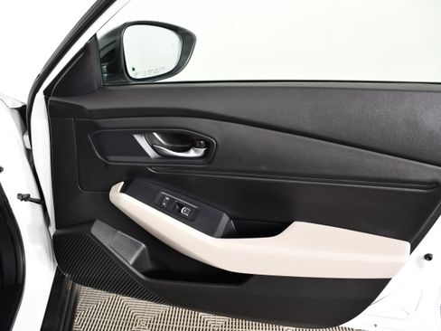 Certified 2025 Honda Accord SE image 38