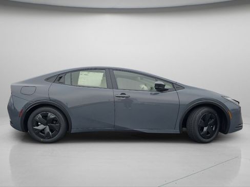 New 2026 Toyota Prius Plug-In Hybrid FWD image 23