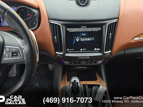 Used 2018 Maserati Levante S GranLusso image 11