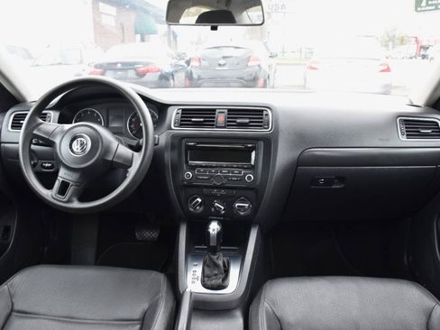 Used 2012 Volkswagen Jetta SE FWD image 15