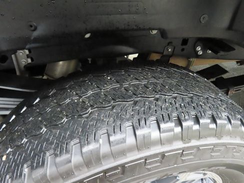 Used 2024 Ford F350 Limited w/ FX4 Off-Road Package image 43