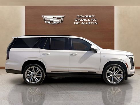 Used 2025 Cadillac Escalade Sport Platinum image 5