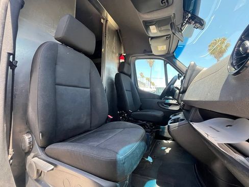 Used 2019 Mercedes-Benz Sprinter 170 image 11