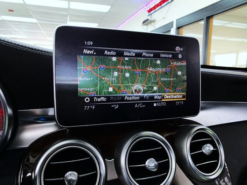 Used 2018 Mercedes-Benz GLC 300 4MATIC image 13