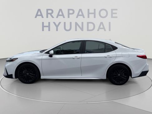 Used 2025 Toyota Camry SE FWD image 2