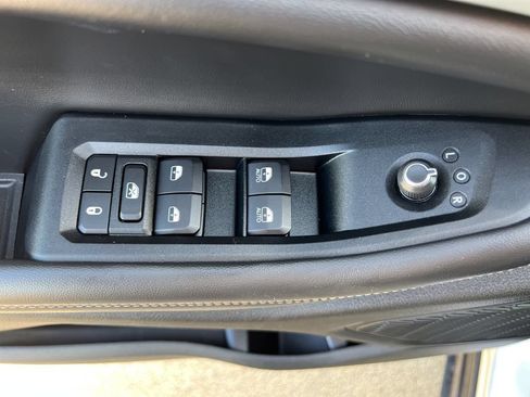 Used 2023 Jeep Grand Cherokee L Limited AWD/4WD image 29