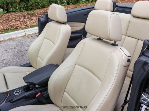 Used 2010 BMW 135i Convertible image 74