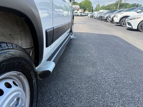 Used 2025 RAM ProMaster 2500 w/ U-Haul Equipment Group FWD image 13