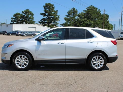 Used 2020 Chevrolet Equinox LT FWD image 2
