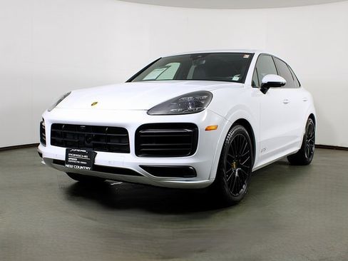 Used 2023 Porsche Cayenne GTS image 1