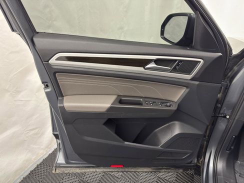 Used 2023 Volkswagen Atlas SE image 15