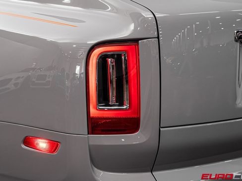 Used 2023 Rolls-Royce Cullinan image 19