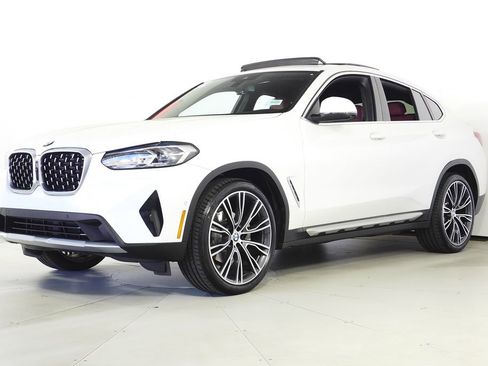 Used 2022 BMW X4 xDrive30i w/ Premium Package 2 AWD/4WD image 2