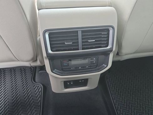 New 2026 Volkswagen Atlas SE FWD image 15