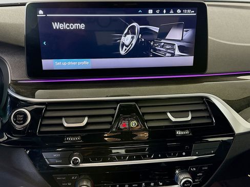 Used 2023 BMW 530e w/ M Sport Package image 18