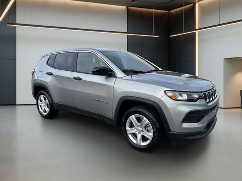 Used 2024 Jeep Compass Sport AWD/4WD image 8