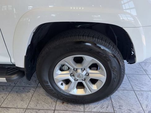 Used 2024 Toyota 4Runner SR5 Premium w/ Moonroof Package AWD/4WD image 10