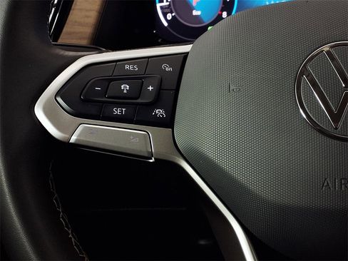 Used 2024 Volkswagen Atlas SE image 18