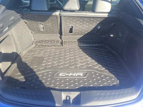 Used 2019 Toyota C-HR Limited image 6
