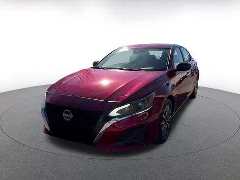 Used 2025 Nissan Altima 2.5 SV image 4