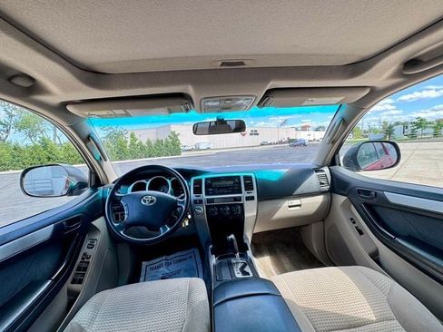 Used 2005 Toyota 4Runner SR5 AWD/4WD image 18