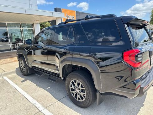 Used 2025 Toyota 4Runner SR5 AWD/4WD image 6