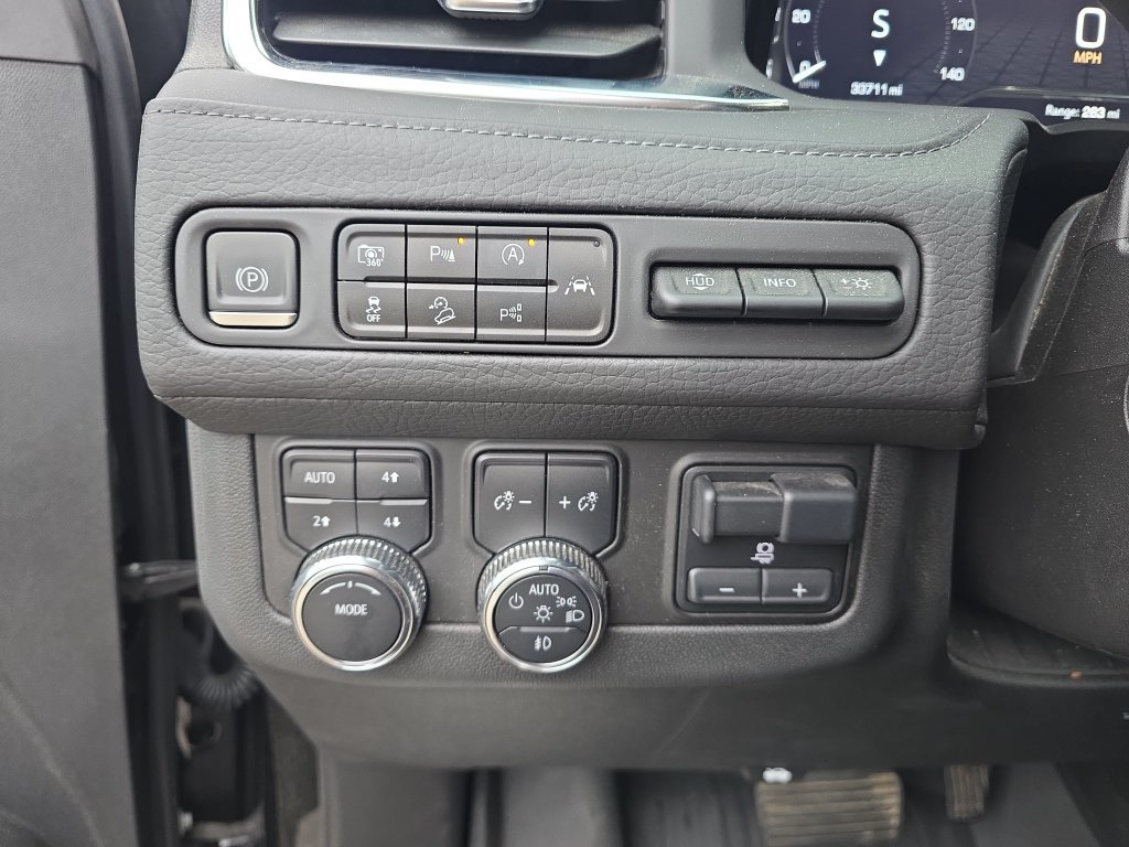 Used 2023 GMC Yukon Denali w/ Advanced Technology Package AWD/4WD image 29