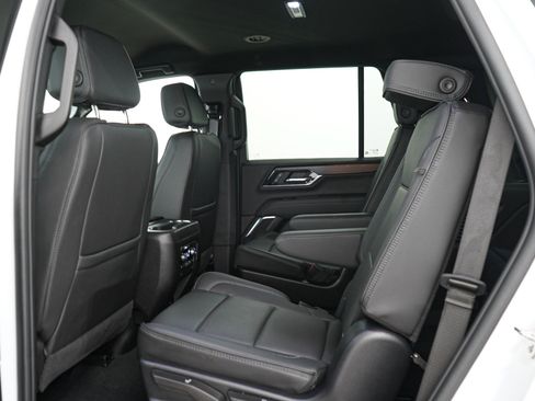 Used 2025 GMC Yukon Denali AWD/4WD image 20