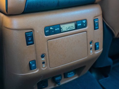 Used 2018 INFINITI QX80 4WD w/ Deluxe Technology Package image 17