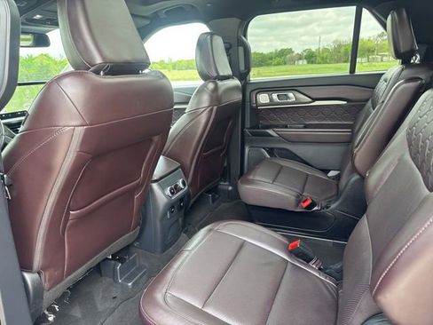 Used 2025 Ford Explorer Platinum w/ LUX Leather Package AWD/4WD image 25