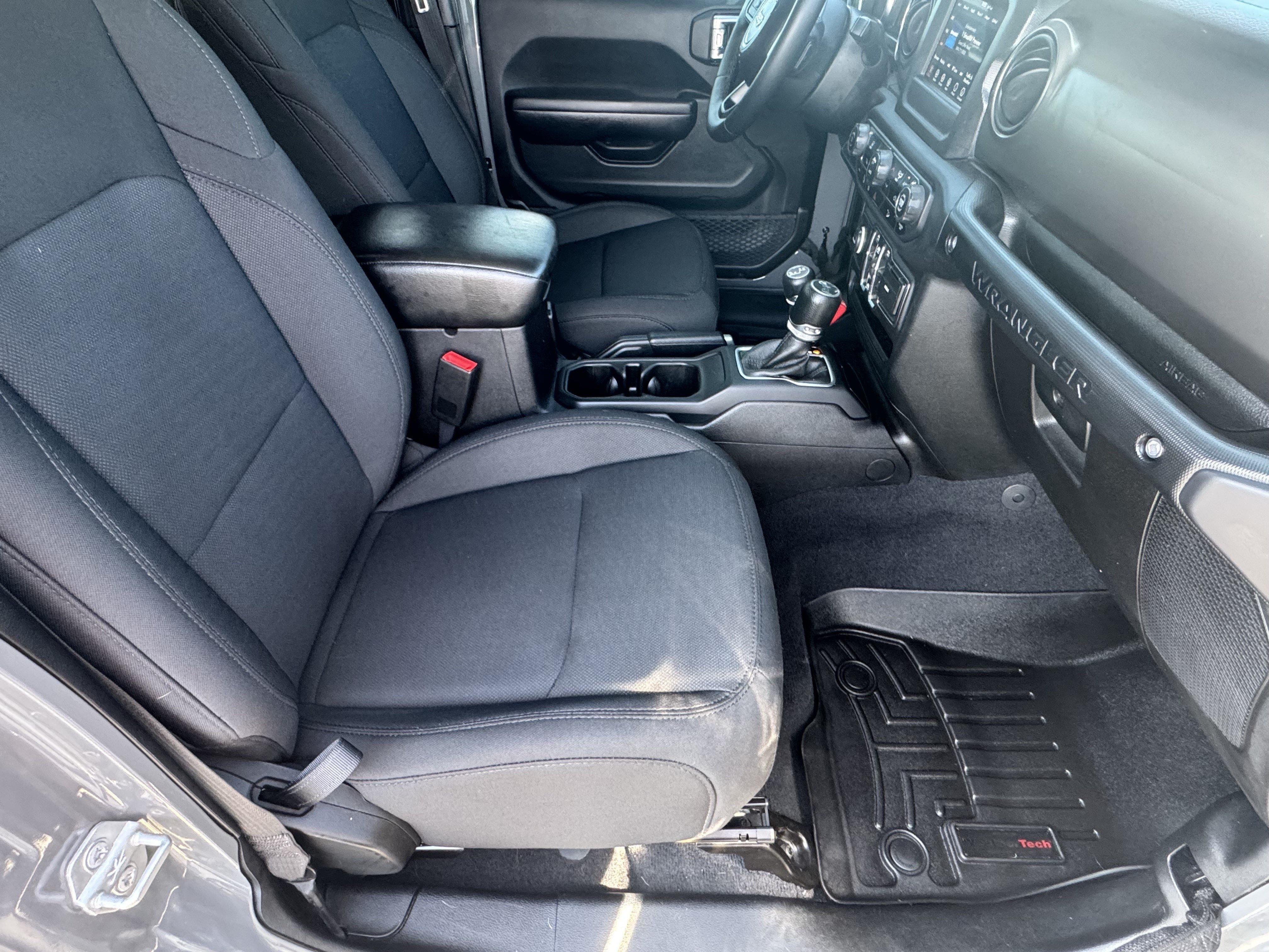 Used 2018 Jeep Wrangler Unlimited Sport S AWD/4WD image 14