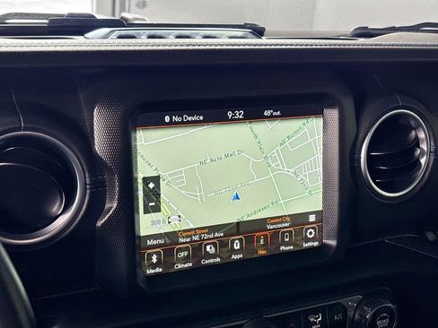 Used 2022 Jeep Wrangler Unlimited Rubicon 4xe AWD/4WD image 16