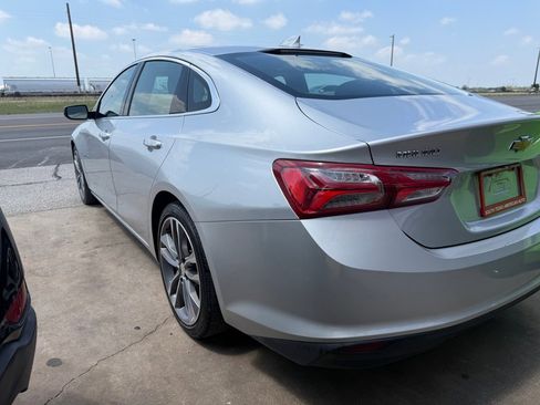 Used 2022 Chevrolet Malibu LT FWD image 15