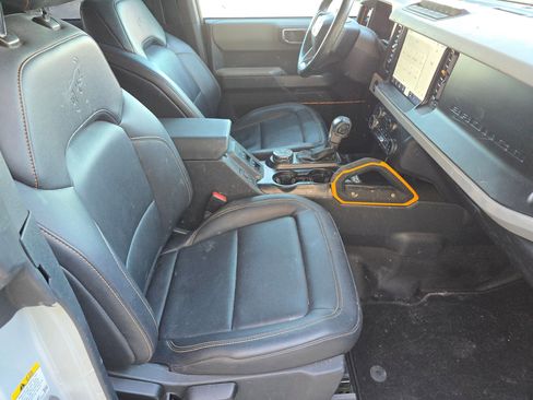 Used 2022 Ford Bronco Badlands image 29