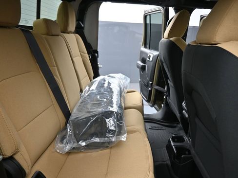 New 2026 Jeep Gladiator Sport image 14