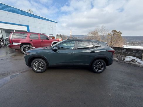 New 2026 Chevrolet Trax LT w/ LT Convenience Package image 2