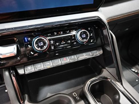 New 2026 GMC Sierra 2500 AT4 w/ AT4 Premium Plus Package AWD/4WD image 20