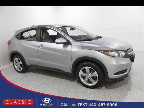 Used 2017 Honda HR-V LX image 1