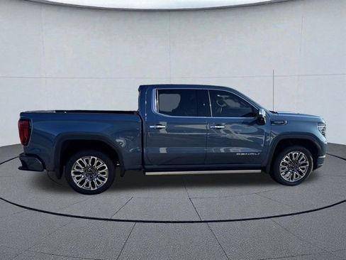 Used 2025 GMC Sierra 1500 Denali Ultimate image 3