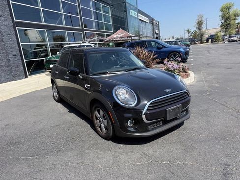 Used 2020 MINI Cooper 4-Door Hardtop FWD image 3