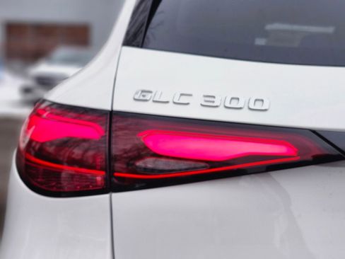 New 2026 Mercedes-Benz GLC 300 4MATIC image 9