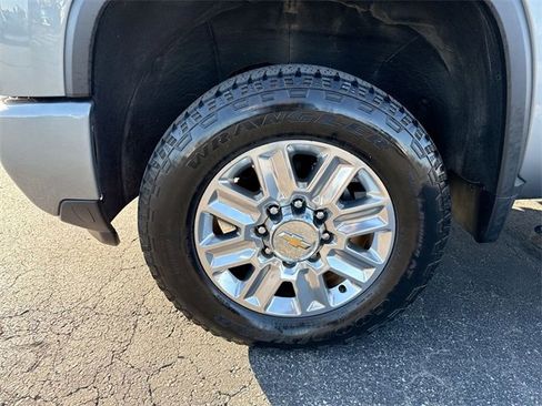 Used 2024 Chevrolet Silverado 3500 High Country w/ Technology Package image 10