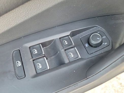 Used 2024 Volkswagen Jetta SE FWD image 14