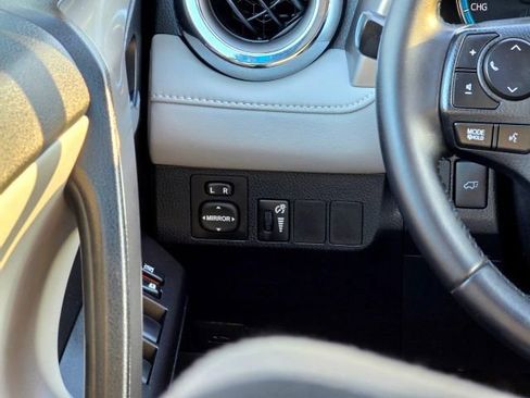 Used 2016 Toyota RAV4 XLE image 16