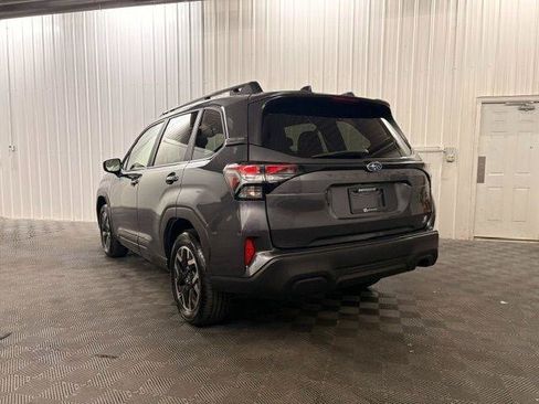 Used 2025 Subaru Forester Premium AWD/4WD image 3