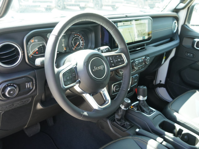 New 2026 Jeep Wrangler Unlimited Sahara AWD/4WD image 17