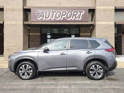 Used 2023 Nissan Rogue SV image 5